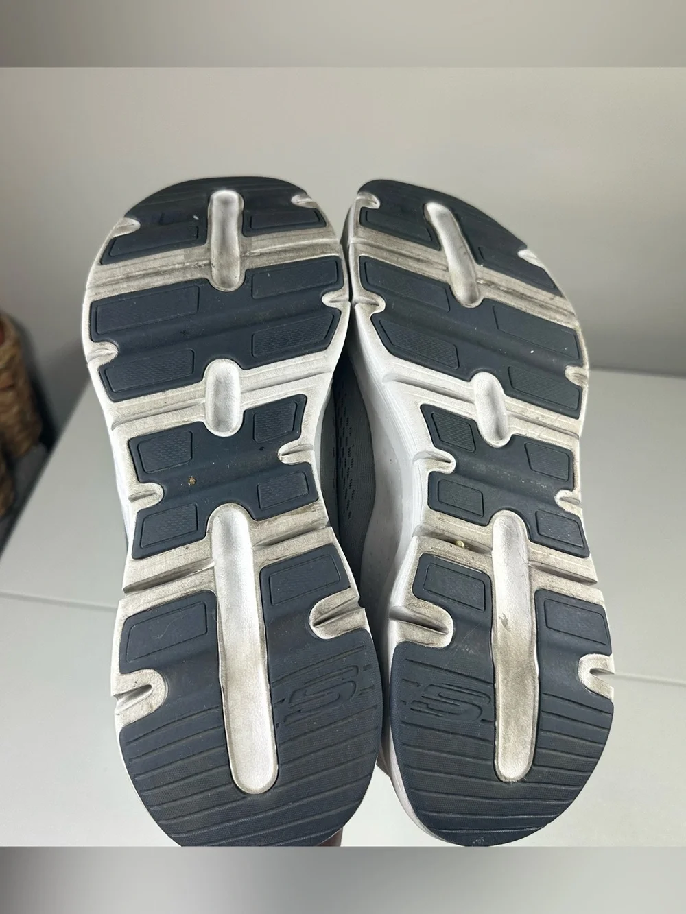Skechers go walk